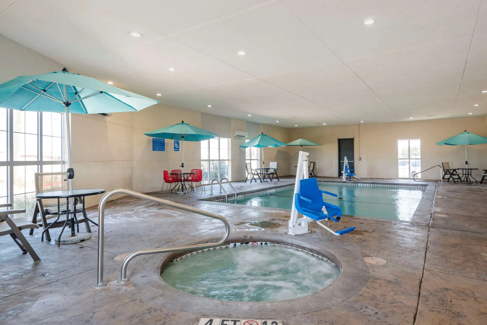 Comfort Suites University