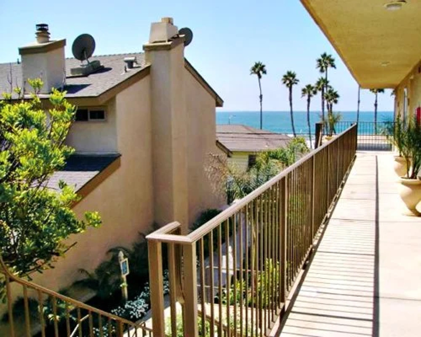 Sapphire Resorts @ Aquamarine Villas, Oceanside, USA