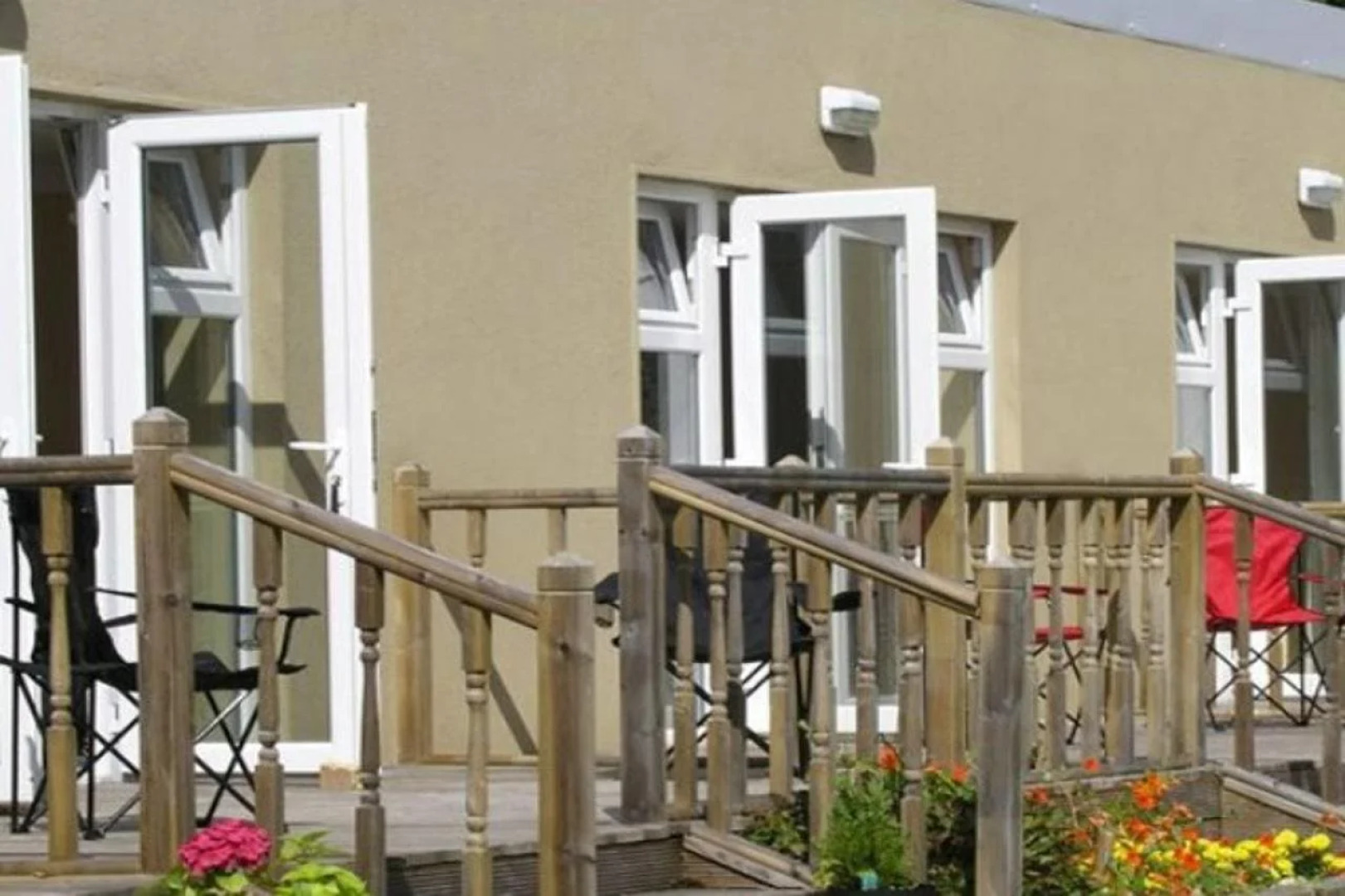 Lakeland Midsummer Lakehouse