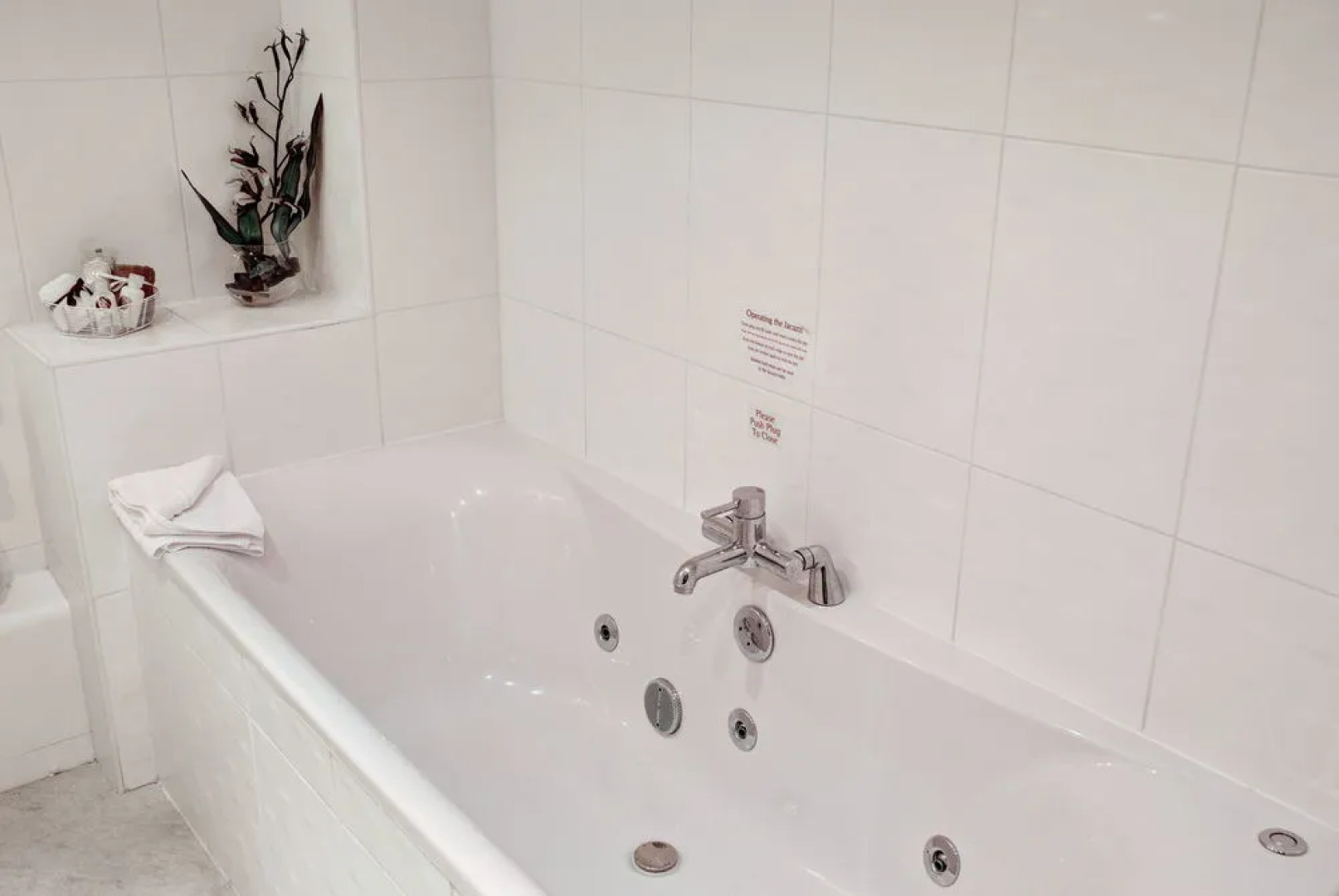 Waterfront Lodge Hotel