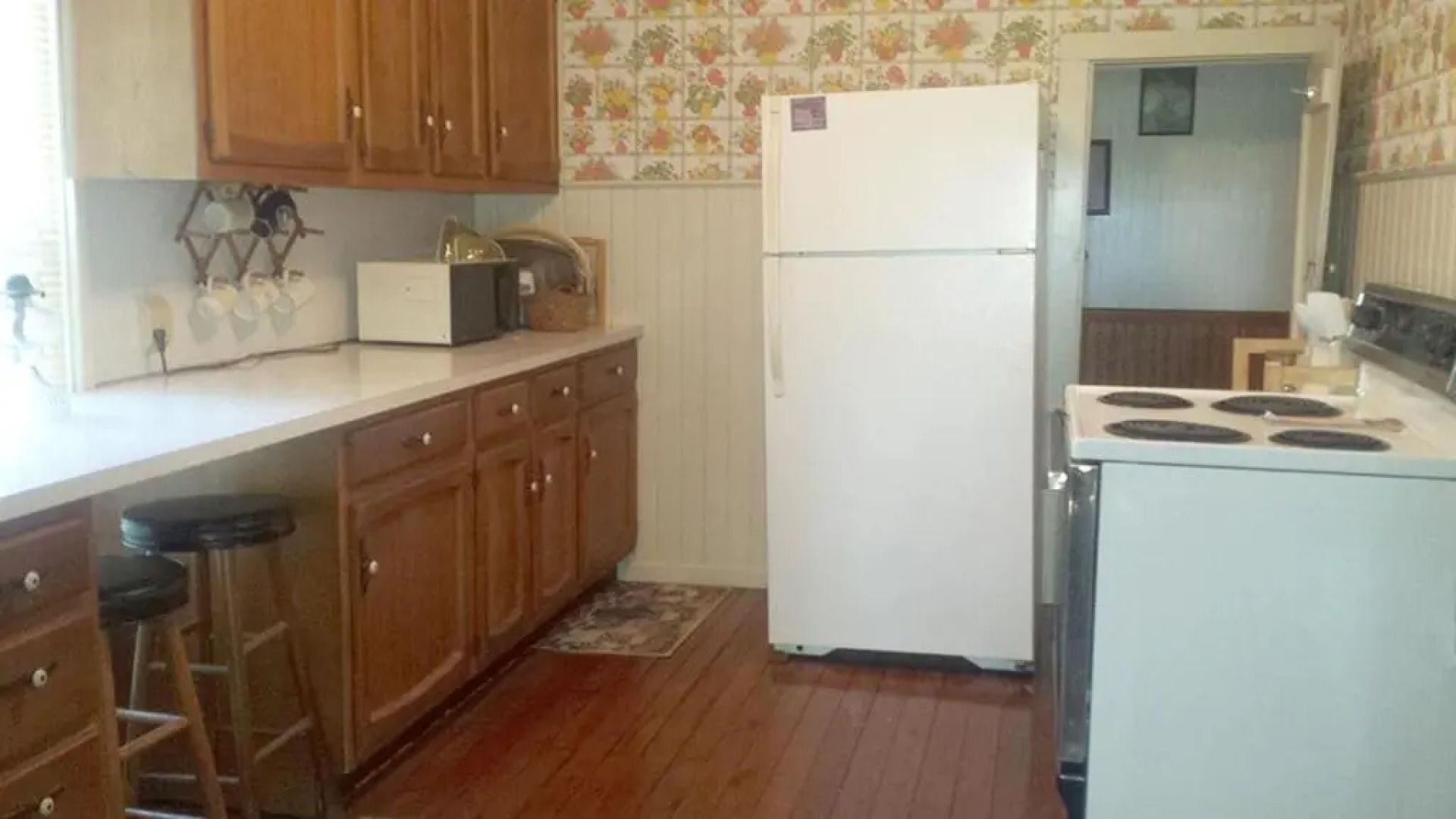 Aunt Jane's Yellow House