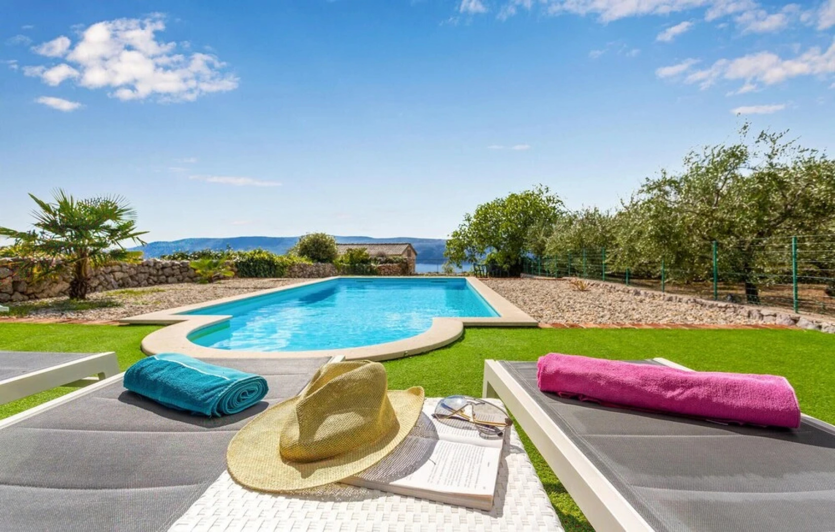 Beautiful Home in Brzac With Wifi and 2 Bedrooms