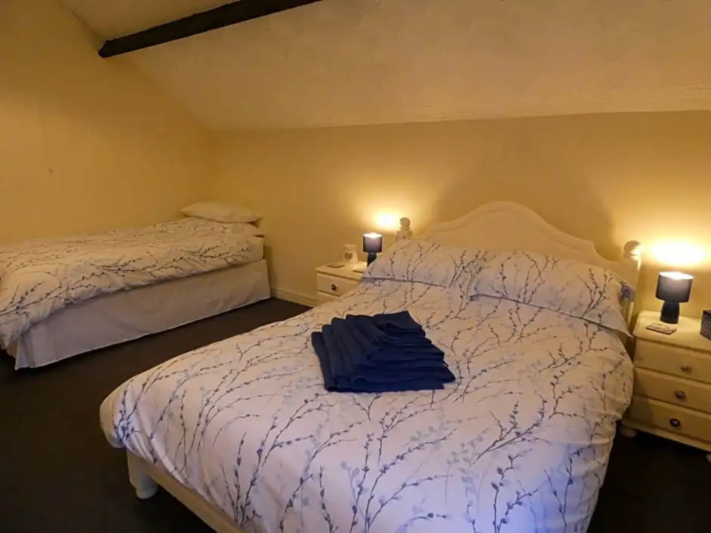 The Farmers Arms, Cwmdu