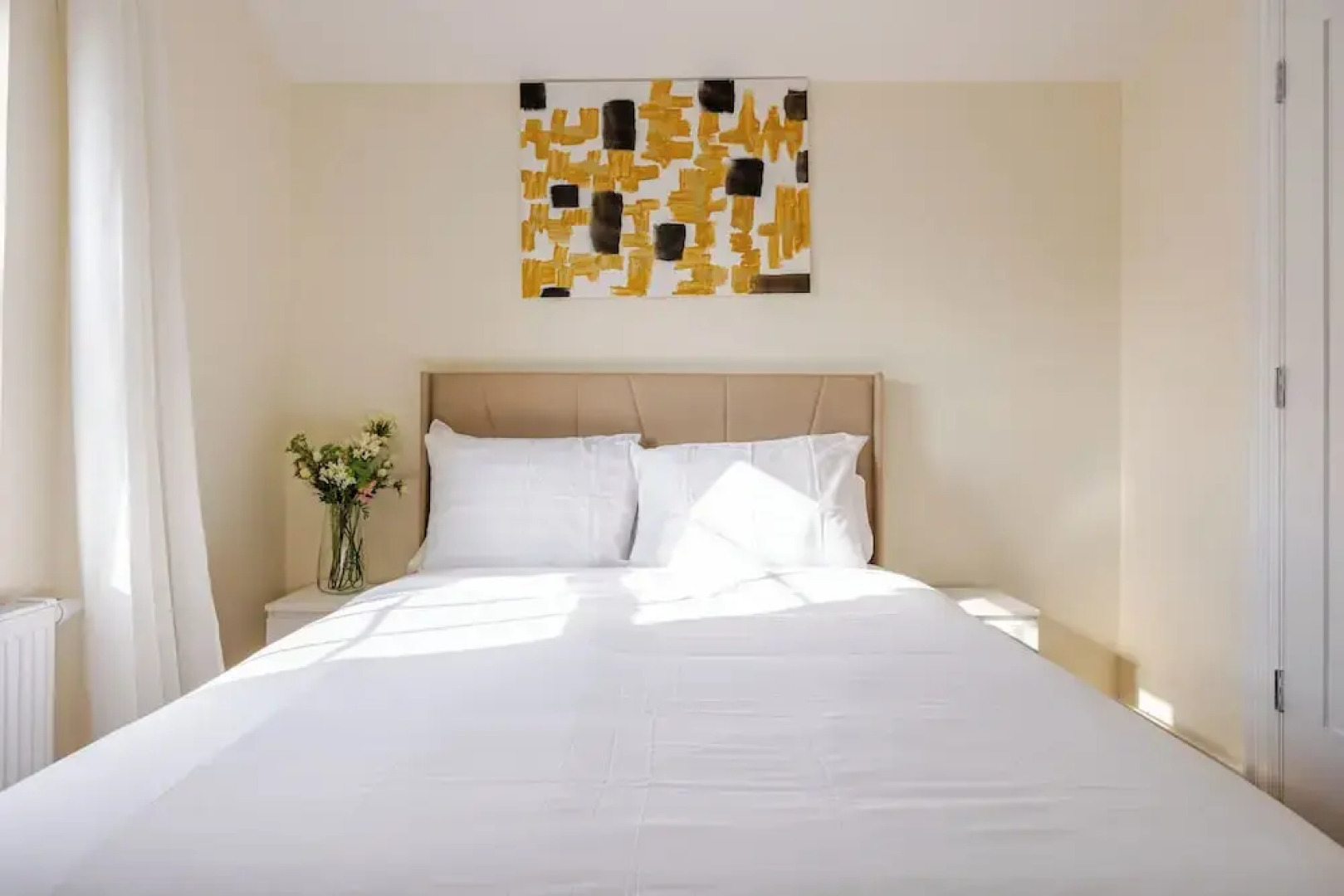 Prime Luxury with Balcony Wood Fireplace