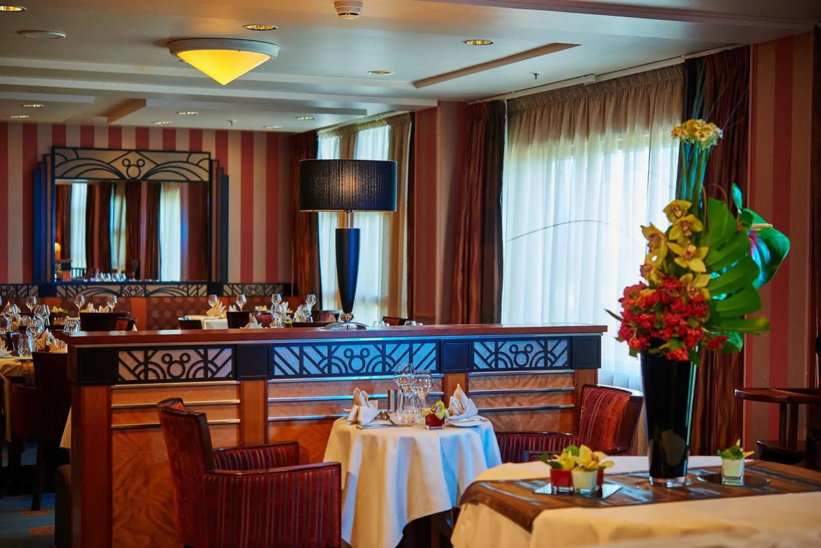 Disney's Hotel New York - The Art of Marvel