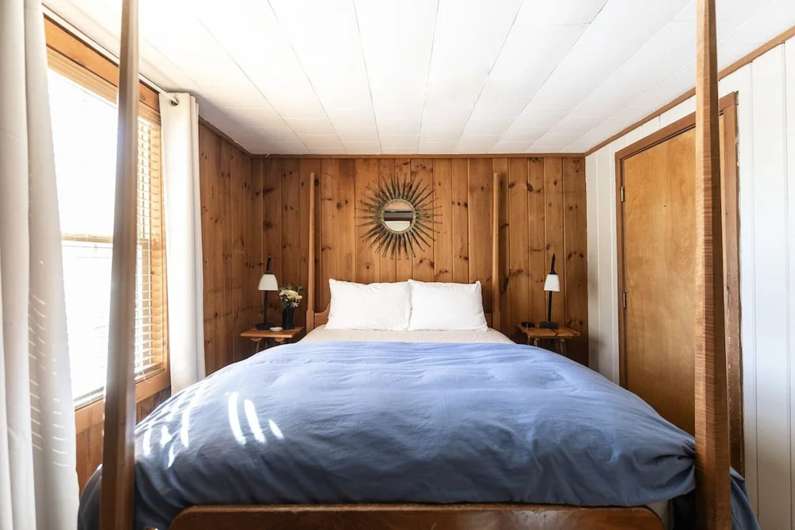 Timberholm Inn