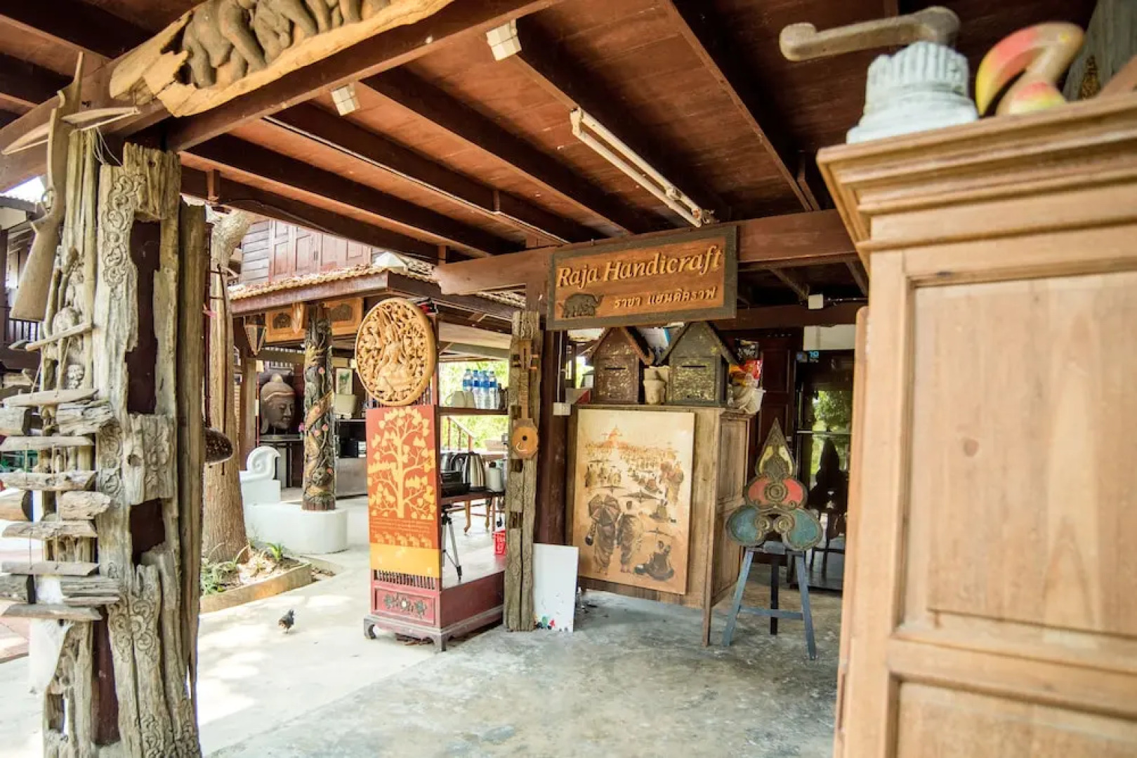 Boon Home Stay Arts and Crafts