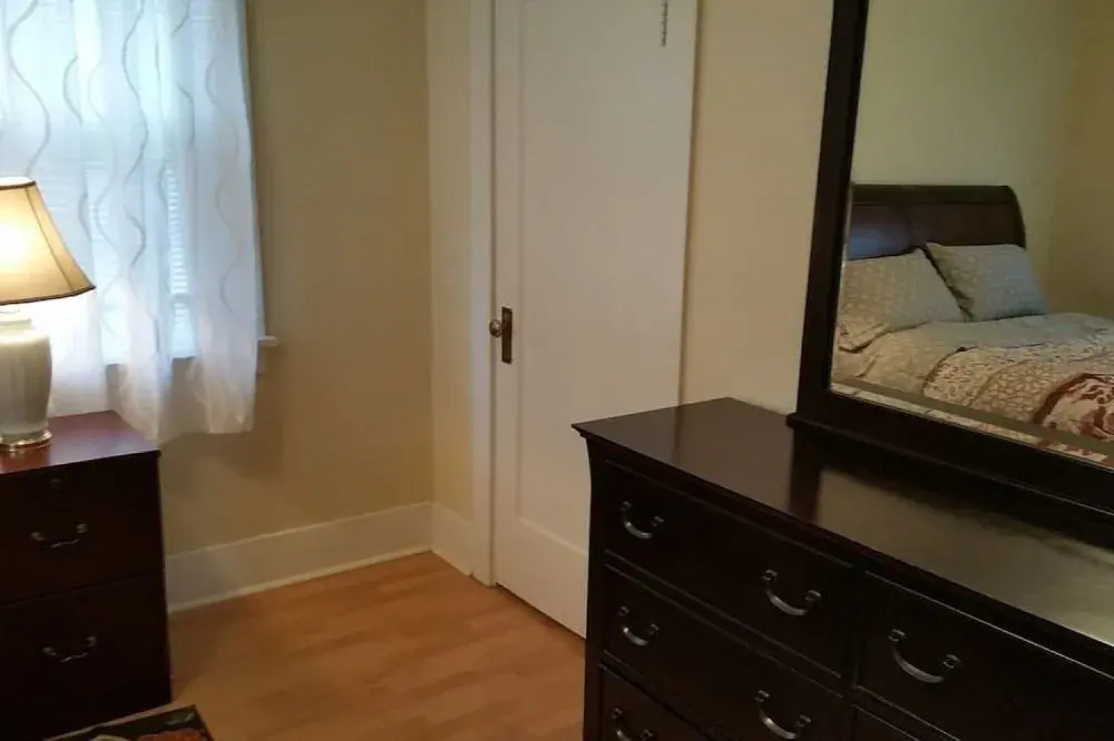 Retro 1 Bdrm-Comfy King-Walk Downtown