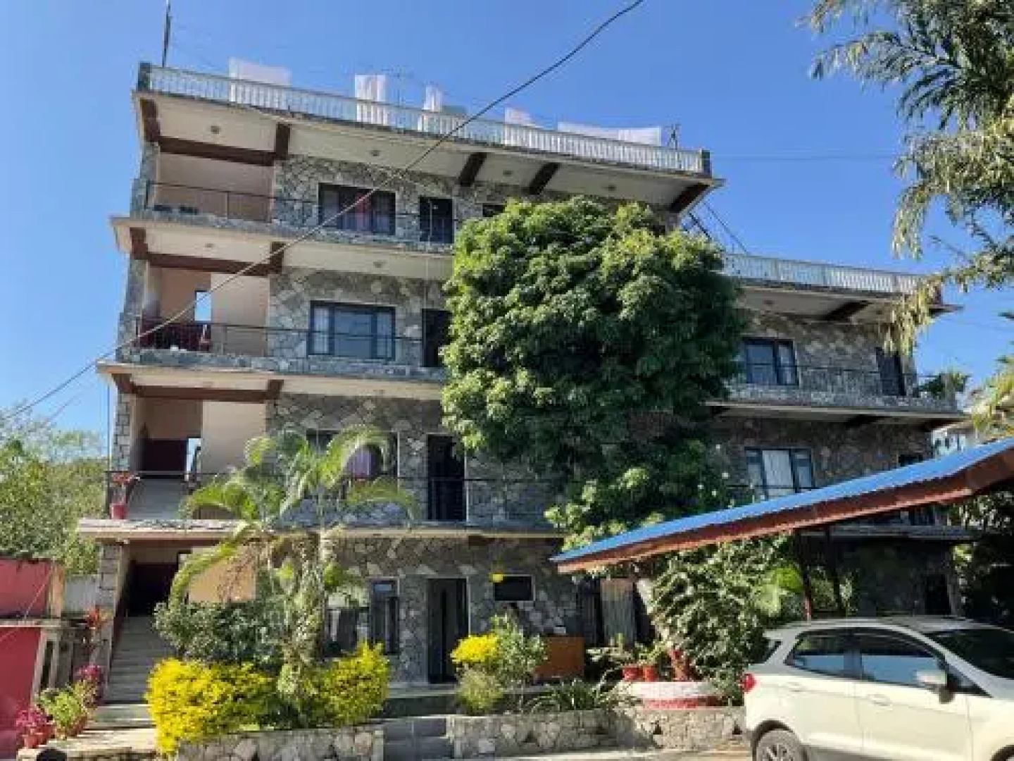 Hotel Trekkers Lodge