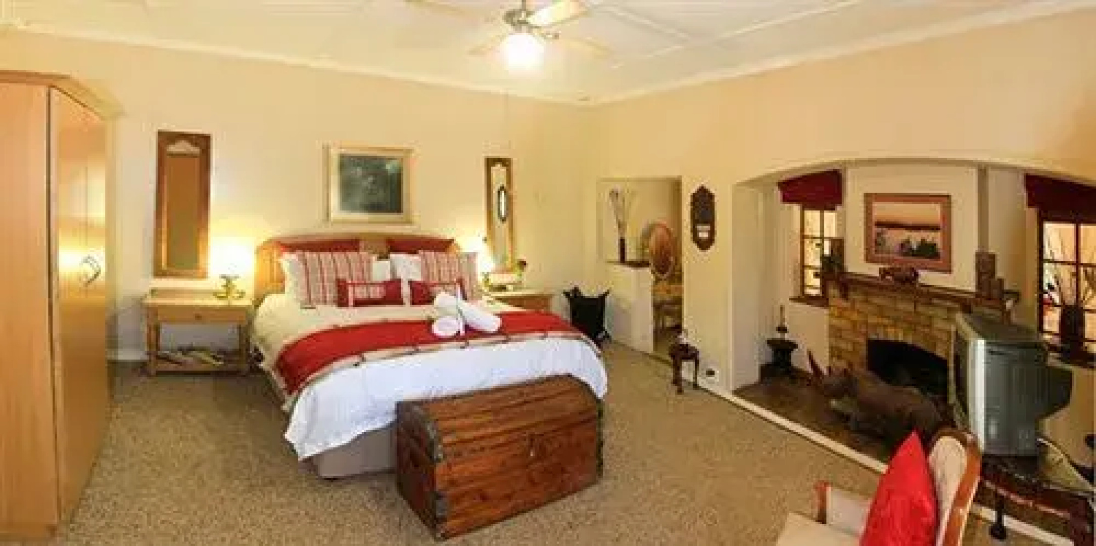 The Colonial on Arundel