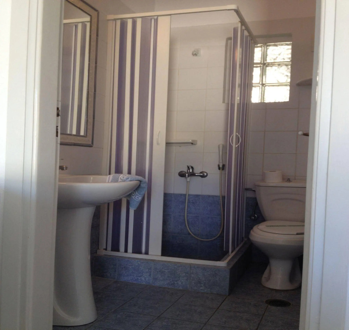 Adonis Hotel Studios & Apartments