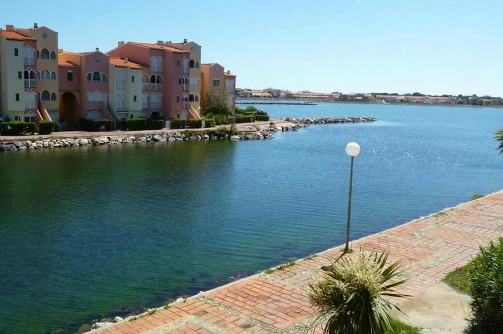 Apartment with 2 Bedrooms in Le Barcarès, with Wonderful Mountain View, Shared Pool And Furnished Terrace - 2 Km From the Beach