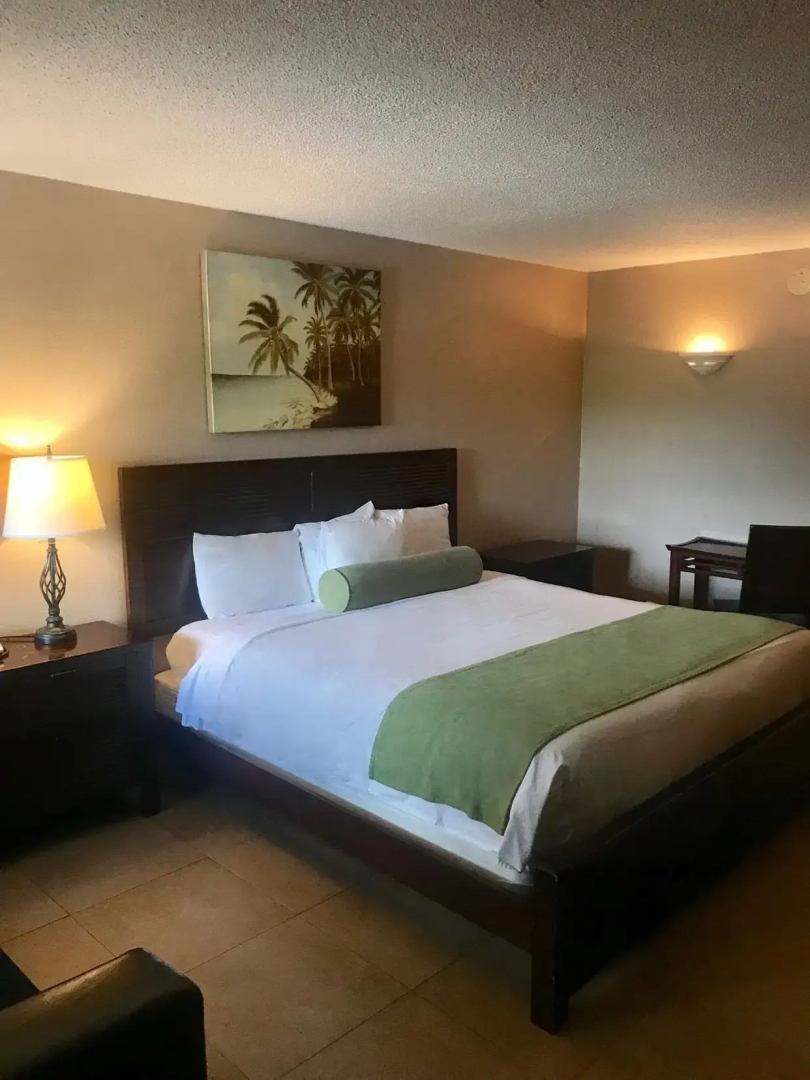 Tahitian Inn