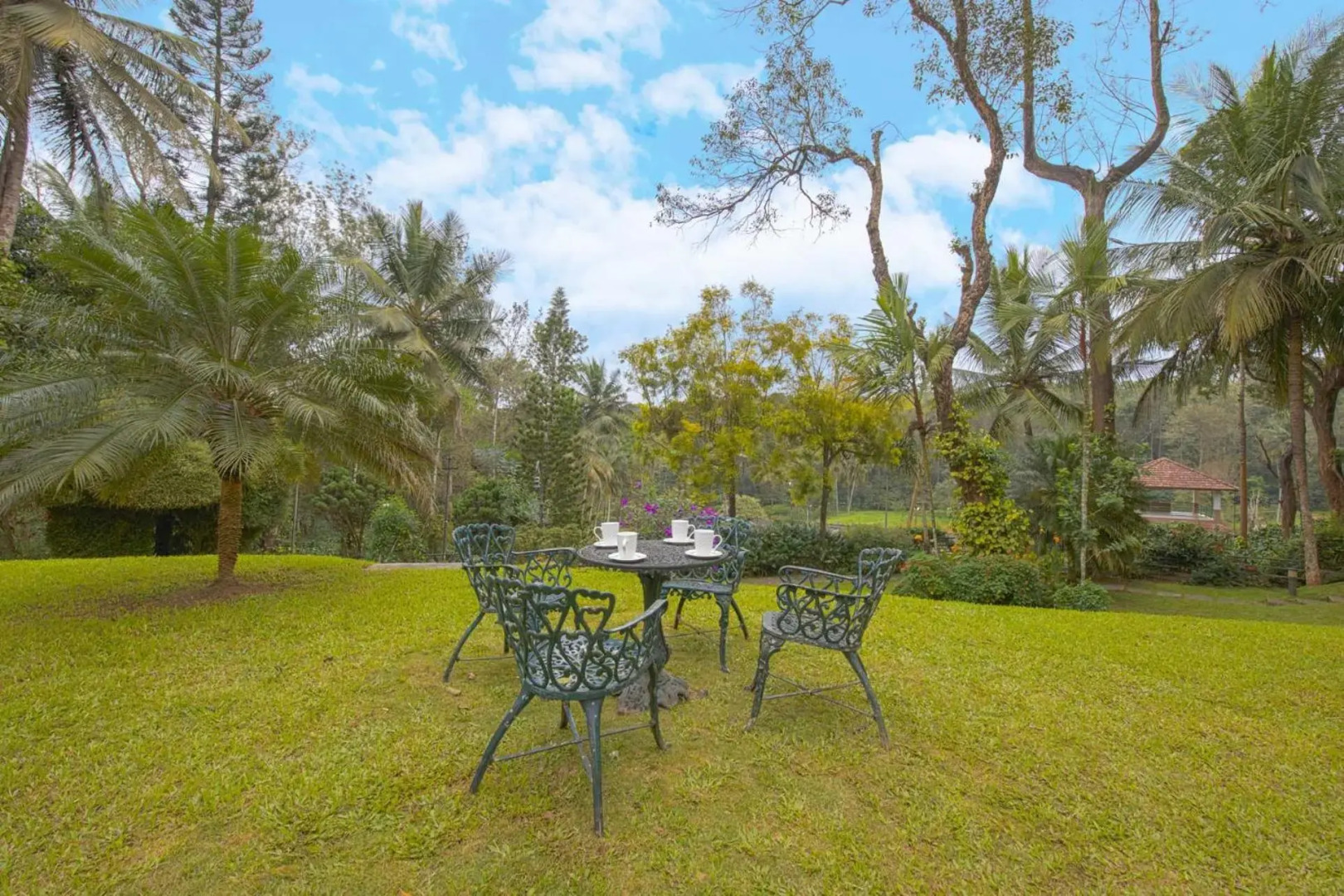 StayVista at Crystal Homestay