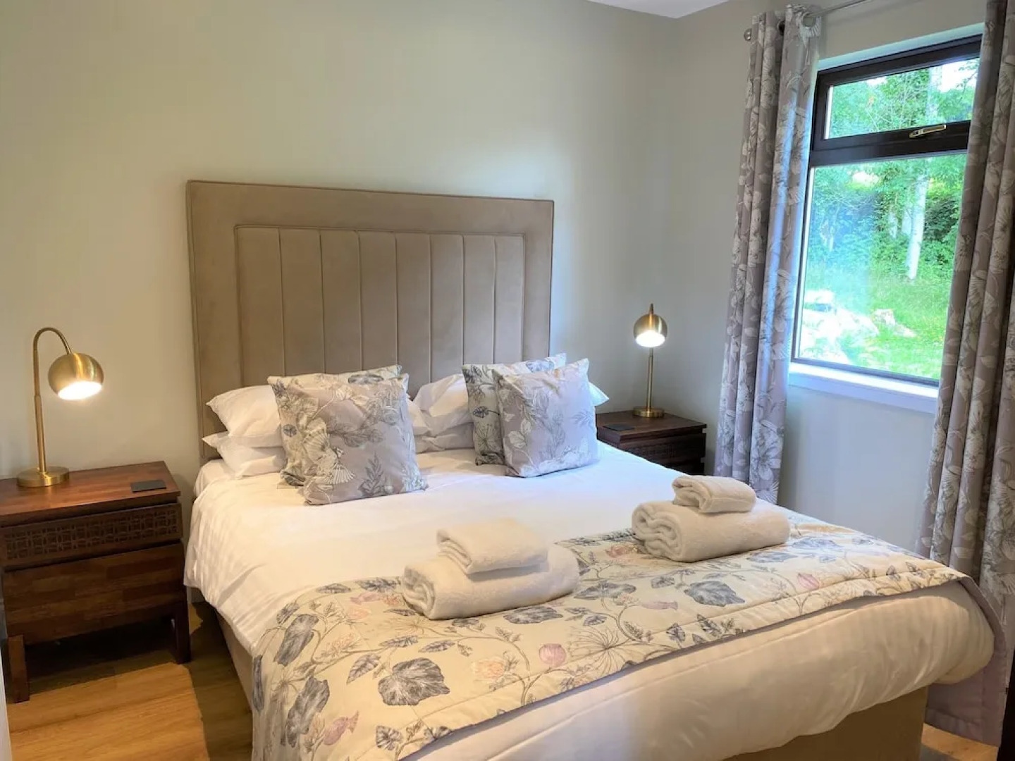 Birch 18 With Hot Tub, Newton Stewart