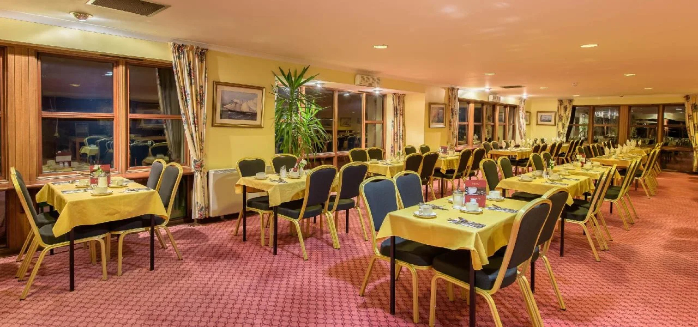 Muthu Dalmally Hotel