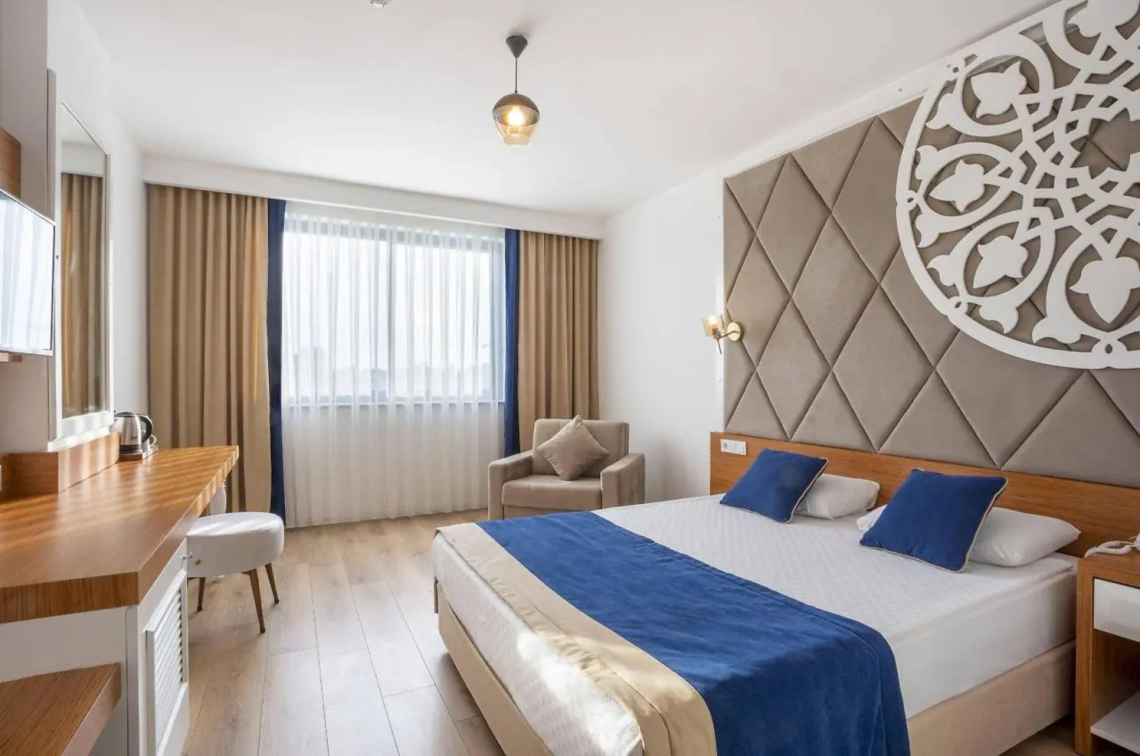 Курорт The Sansa Hotel & Spa