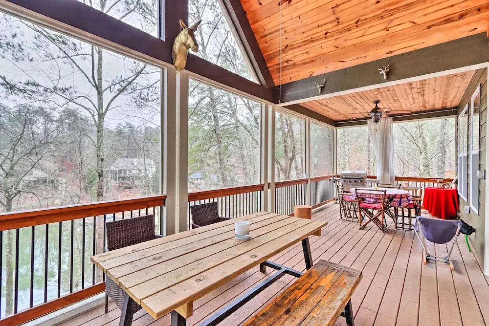 Lake Access: Waleska House w/ Floating Dock!