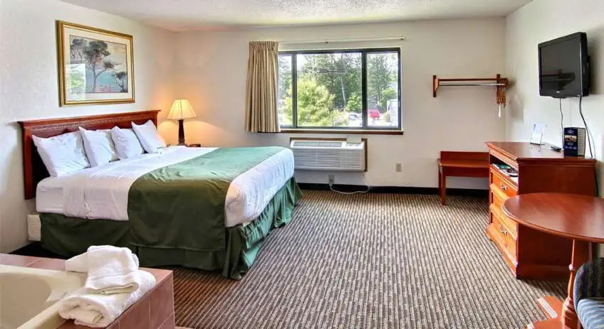 Days Inn & Suites by Wyndham Traverse City