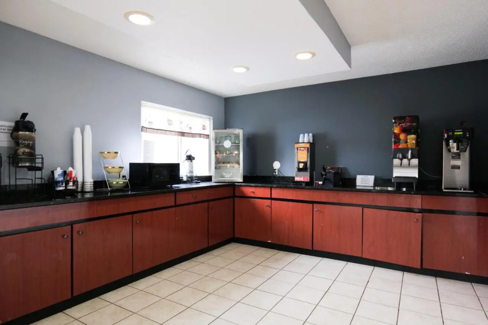 Baymont by Wyndham Flint Airport North