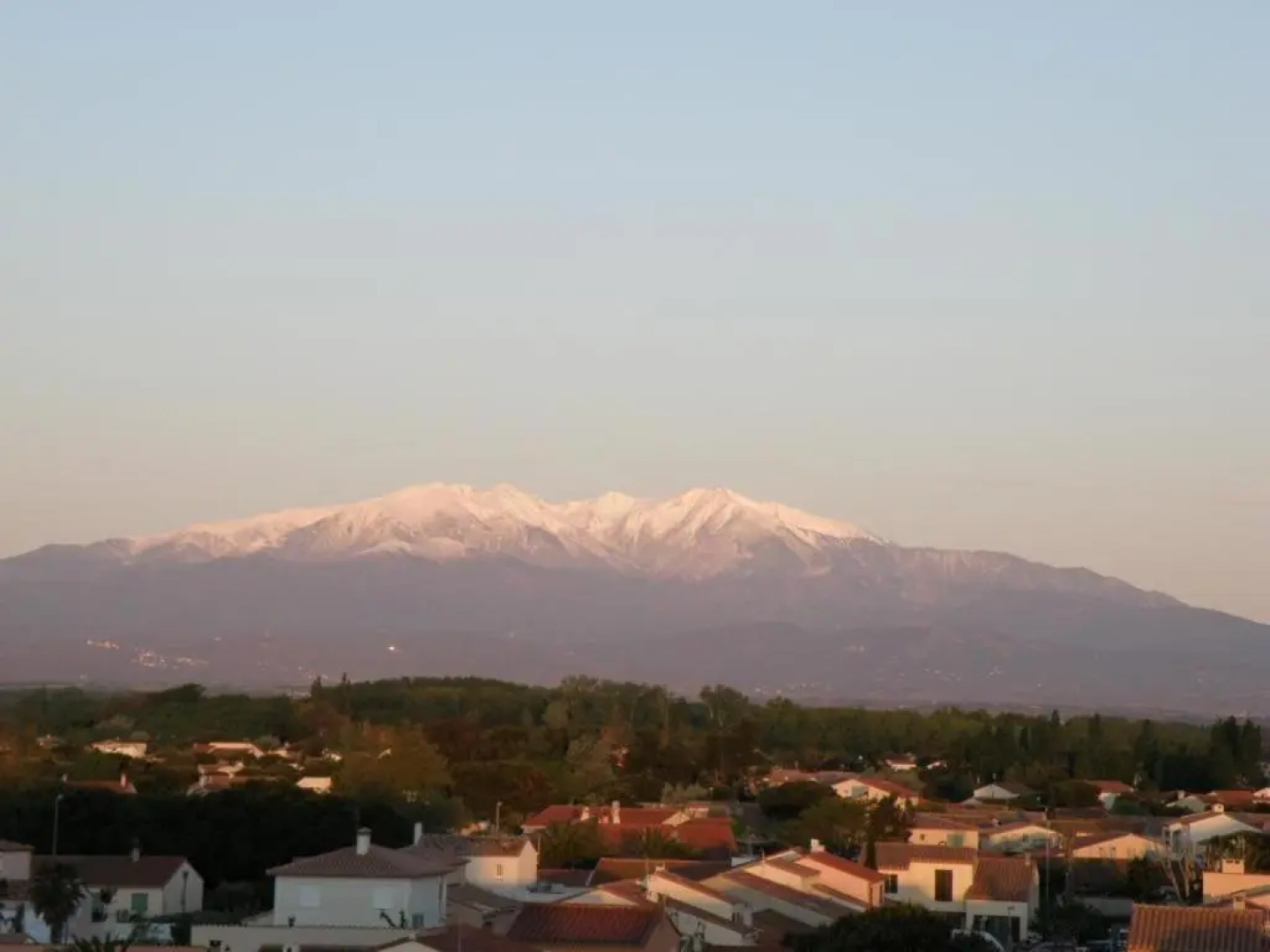 Lumineux T2 Proche Plage, Commerces Dans Residence Avec Ascenseur-5fl87