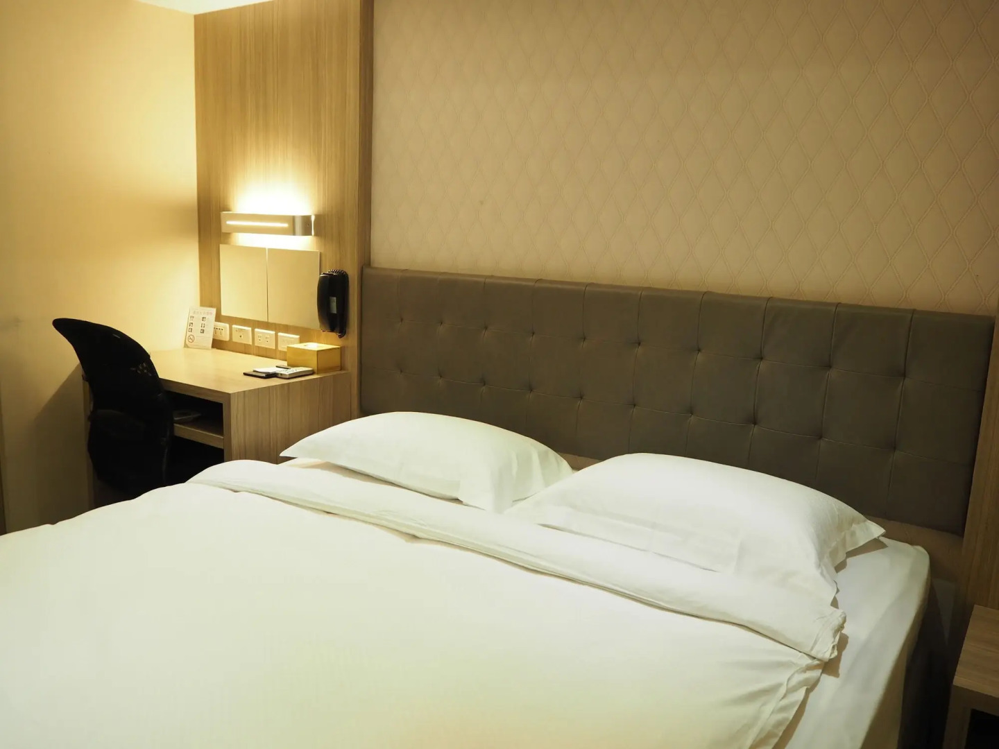 The Riverside Hotel International