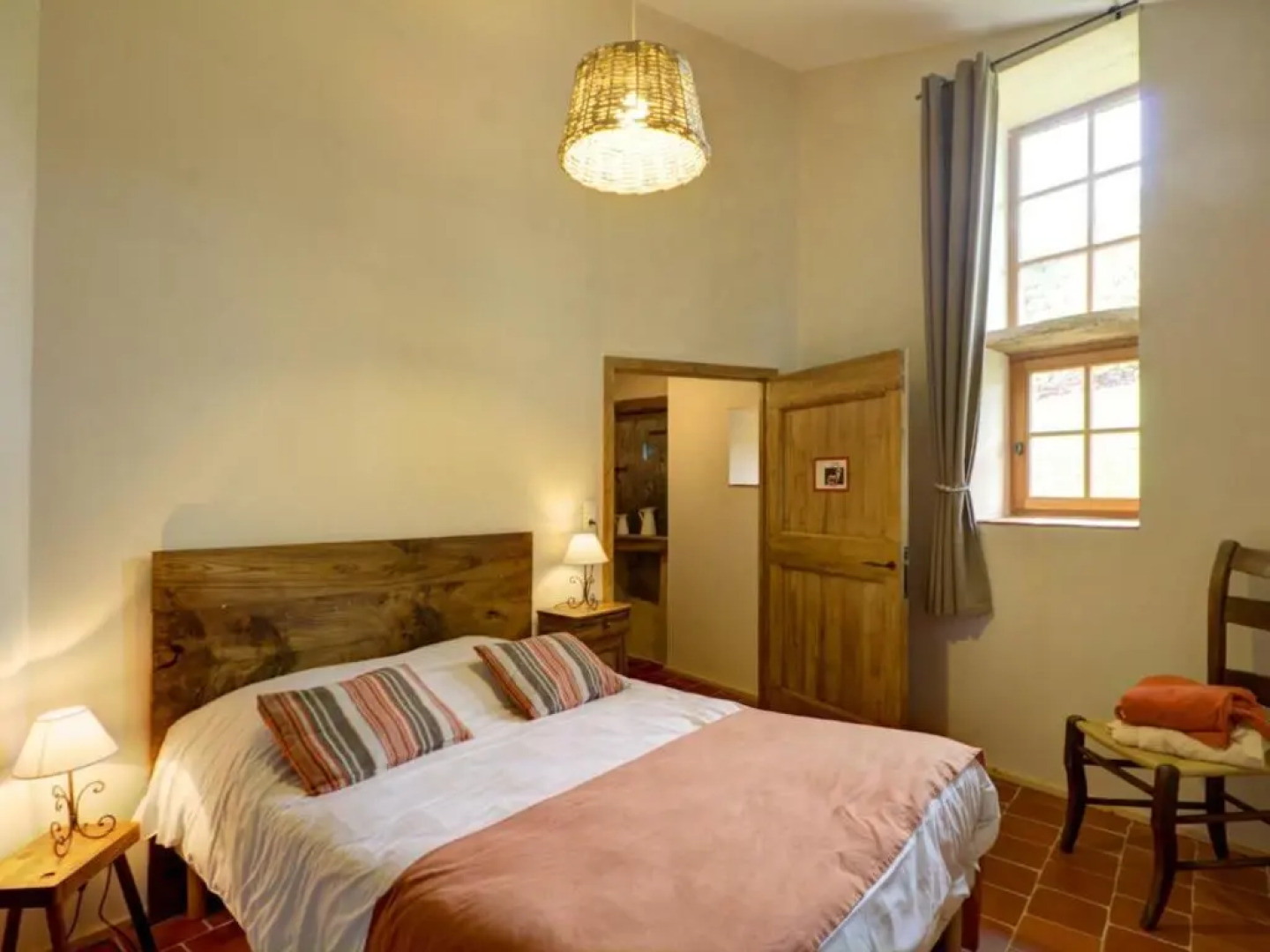 Gîte Saint-Just-la-Pendue, 7 pièces, 12 personnes - FR-1-496-54