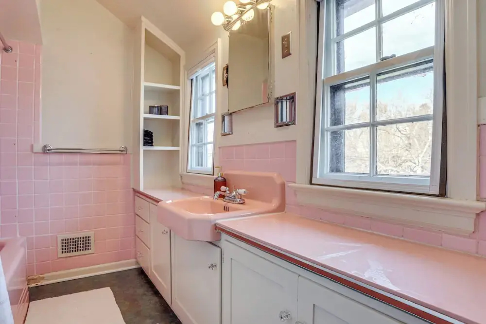 Half-mi to Unc: Historic Dtwn Greeley Home