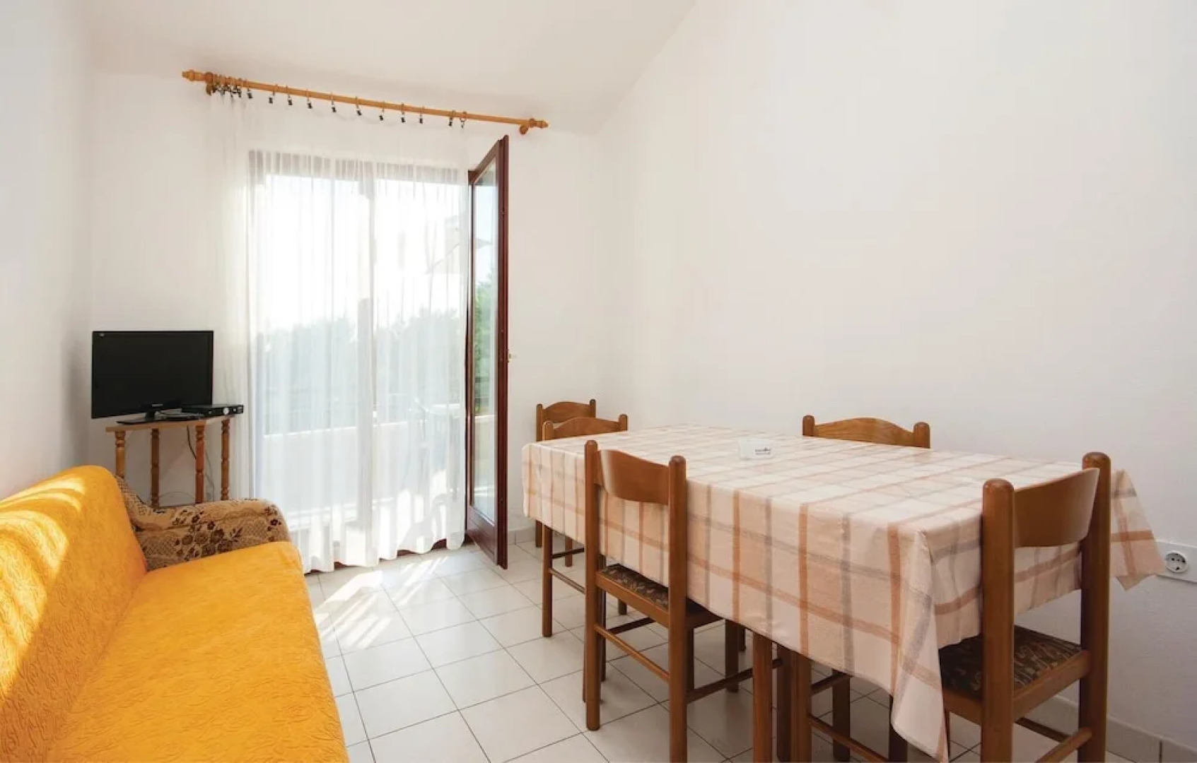 Awesome Home in Sibenik With Wifi and 3 Bedrooms
