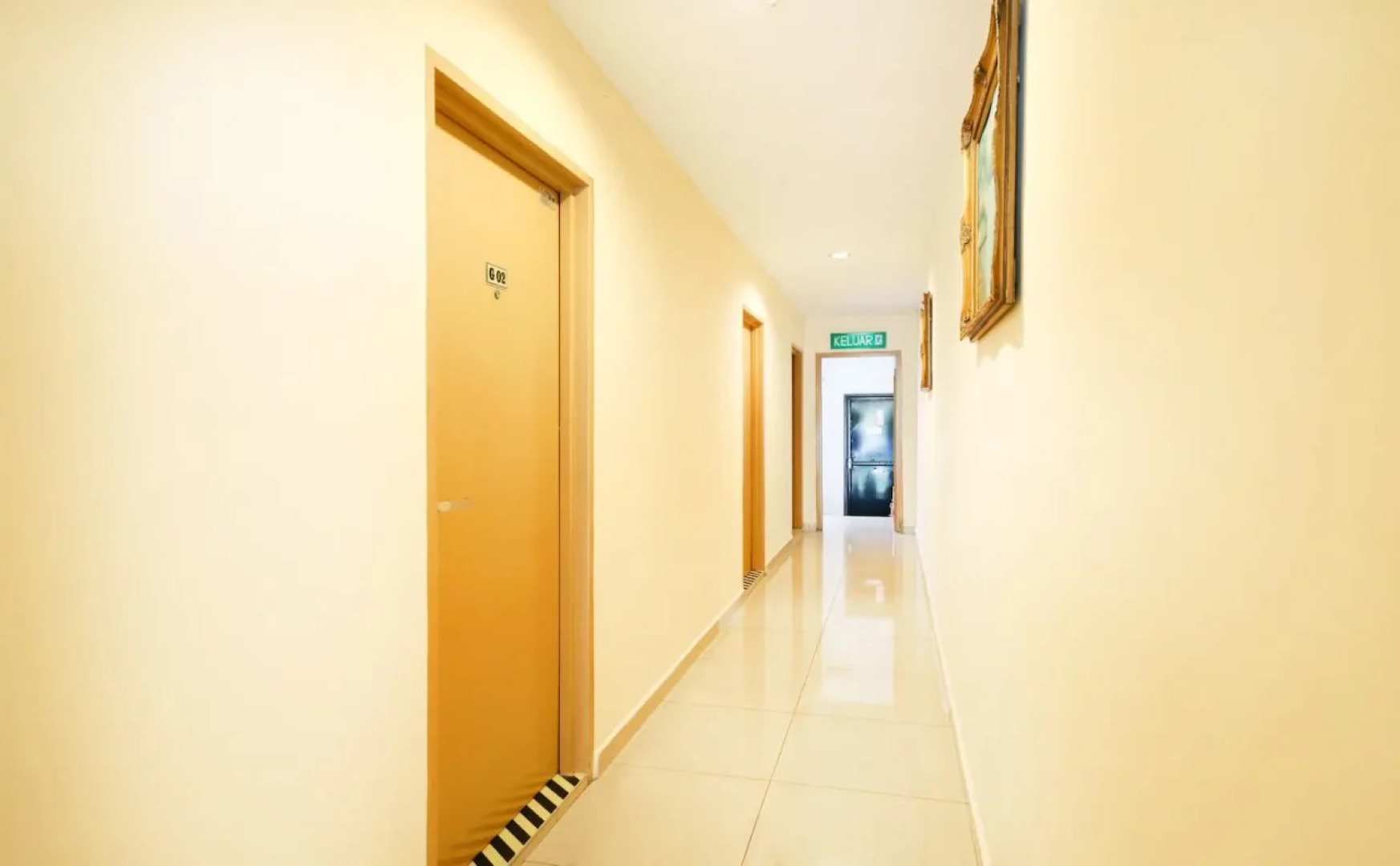 OYO 635 Seven Days Hotel