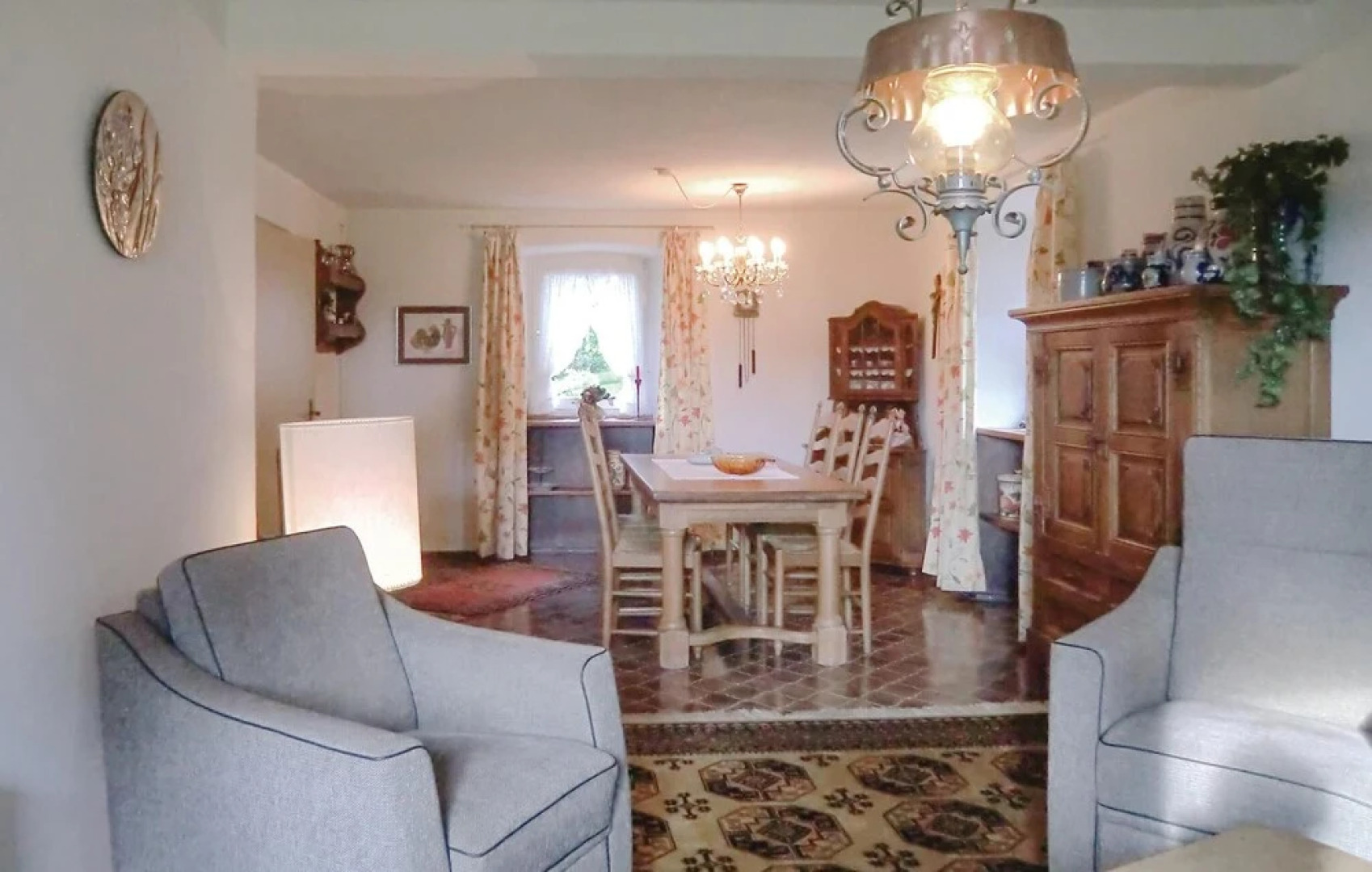 Nice Home in Oos With 3 Bedrooms and Wifi