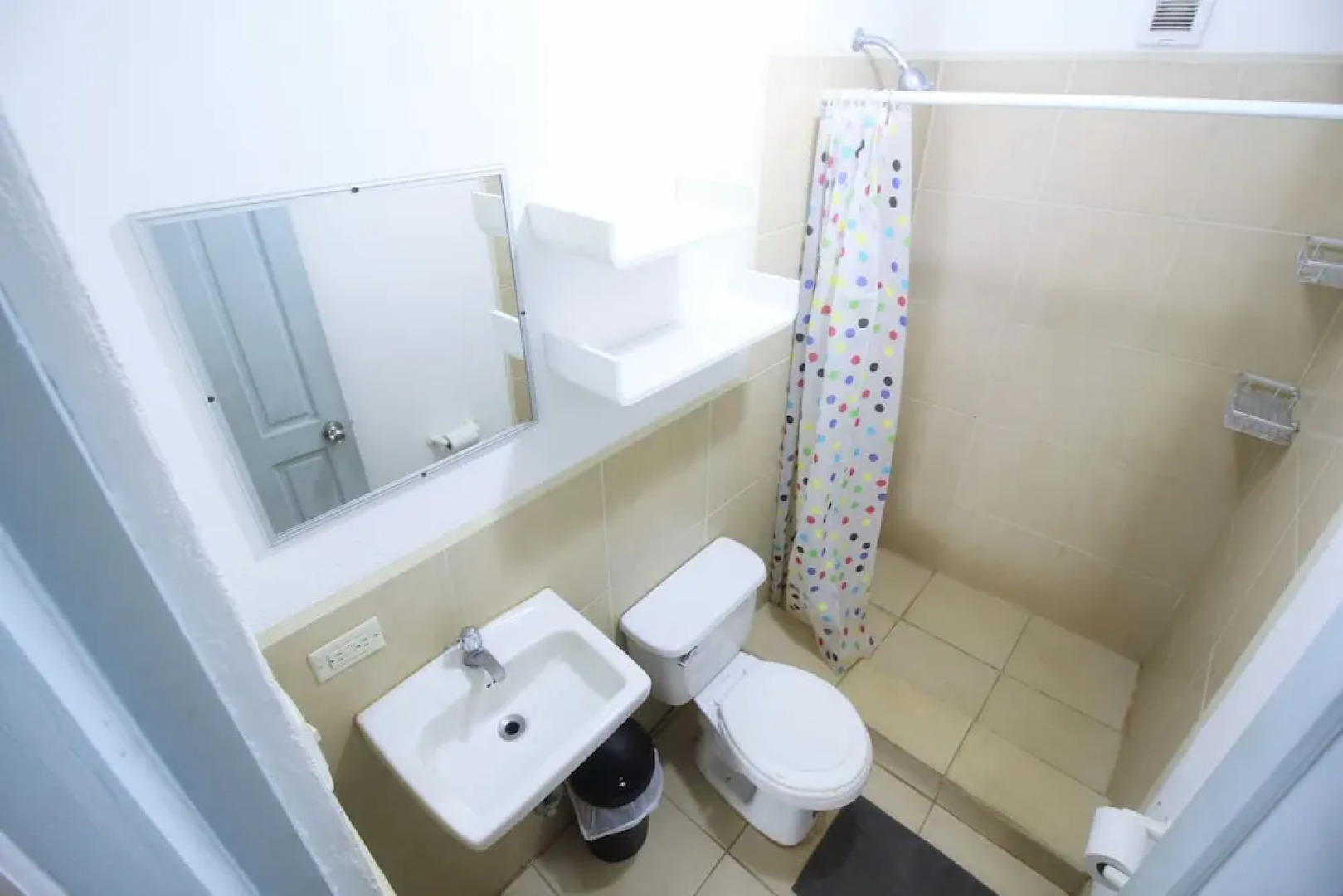 Blue Trailz Hostel & Surf Camp