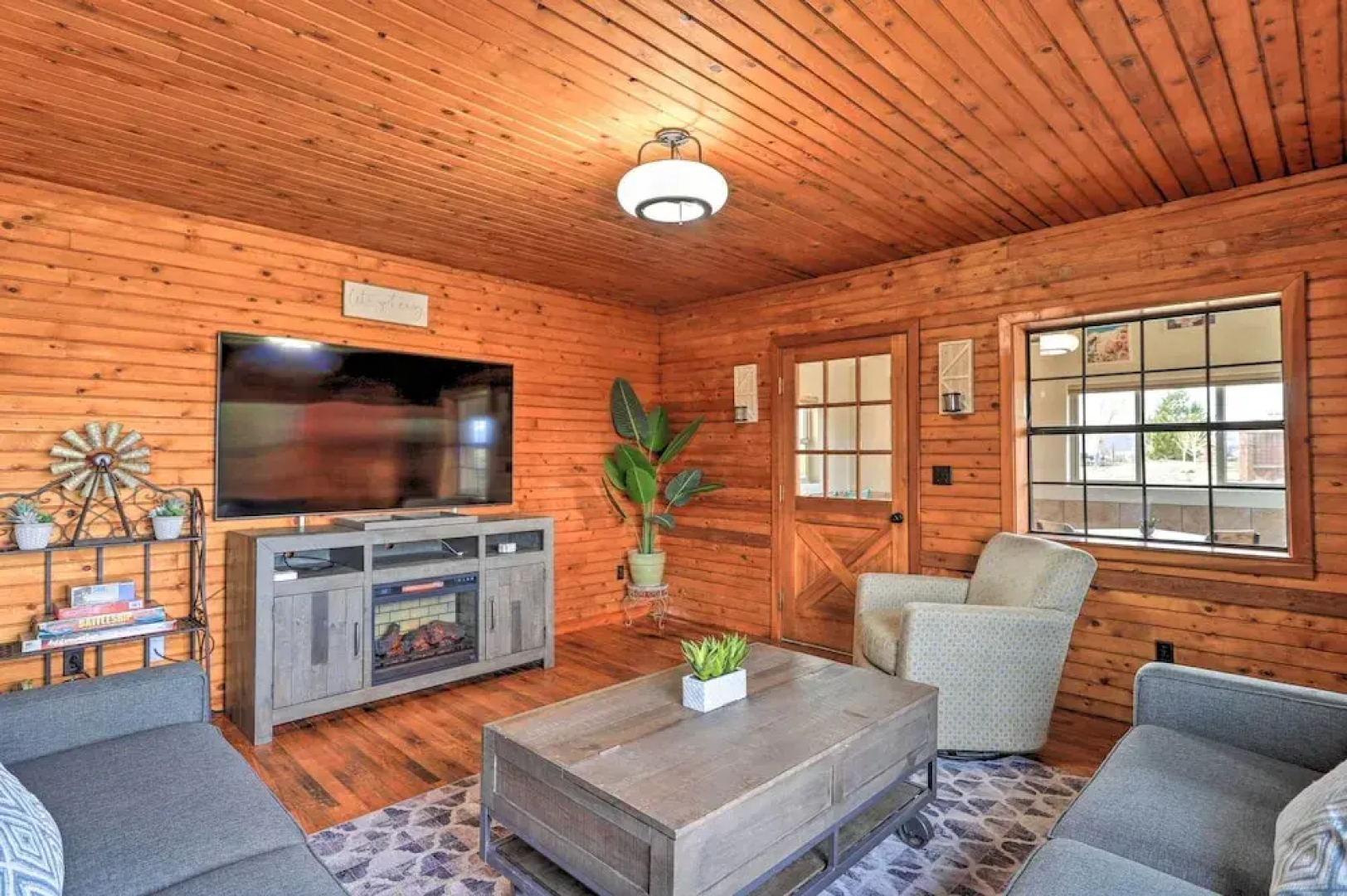 Secluded Cabin w/ Hot Tub, Game Room & Views!