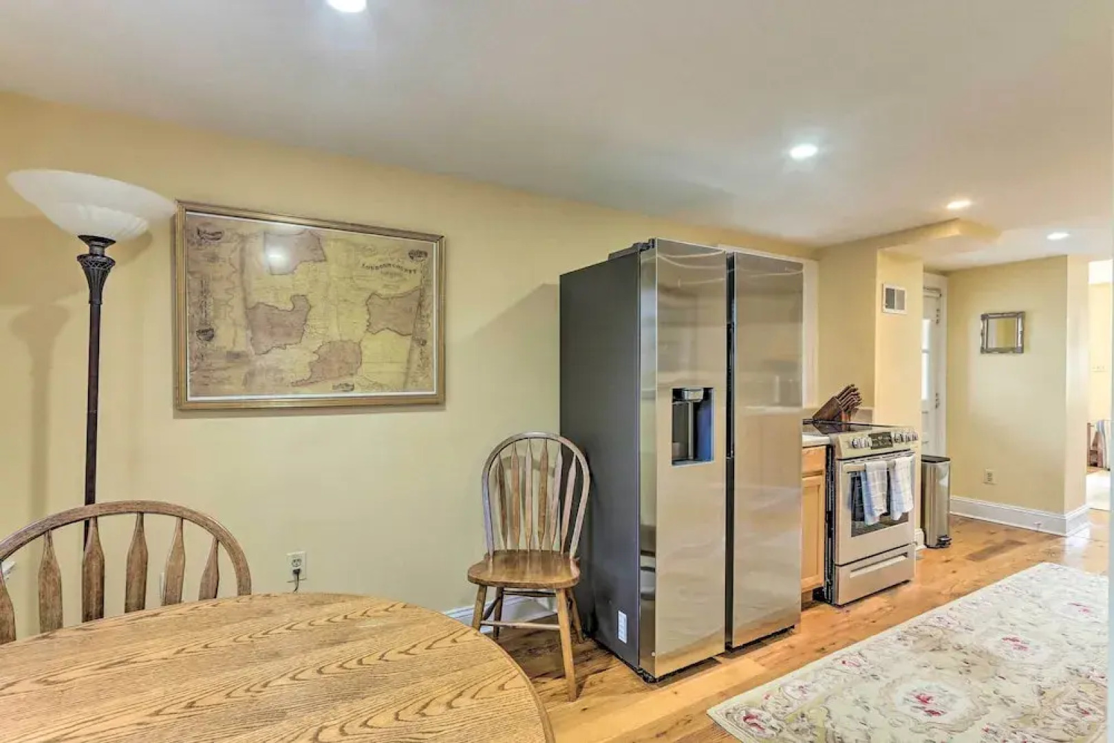 Townhome in Leesburg Historic District!