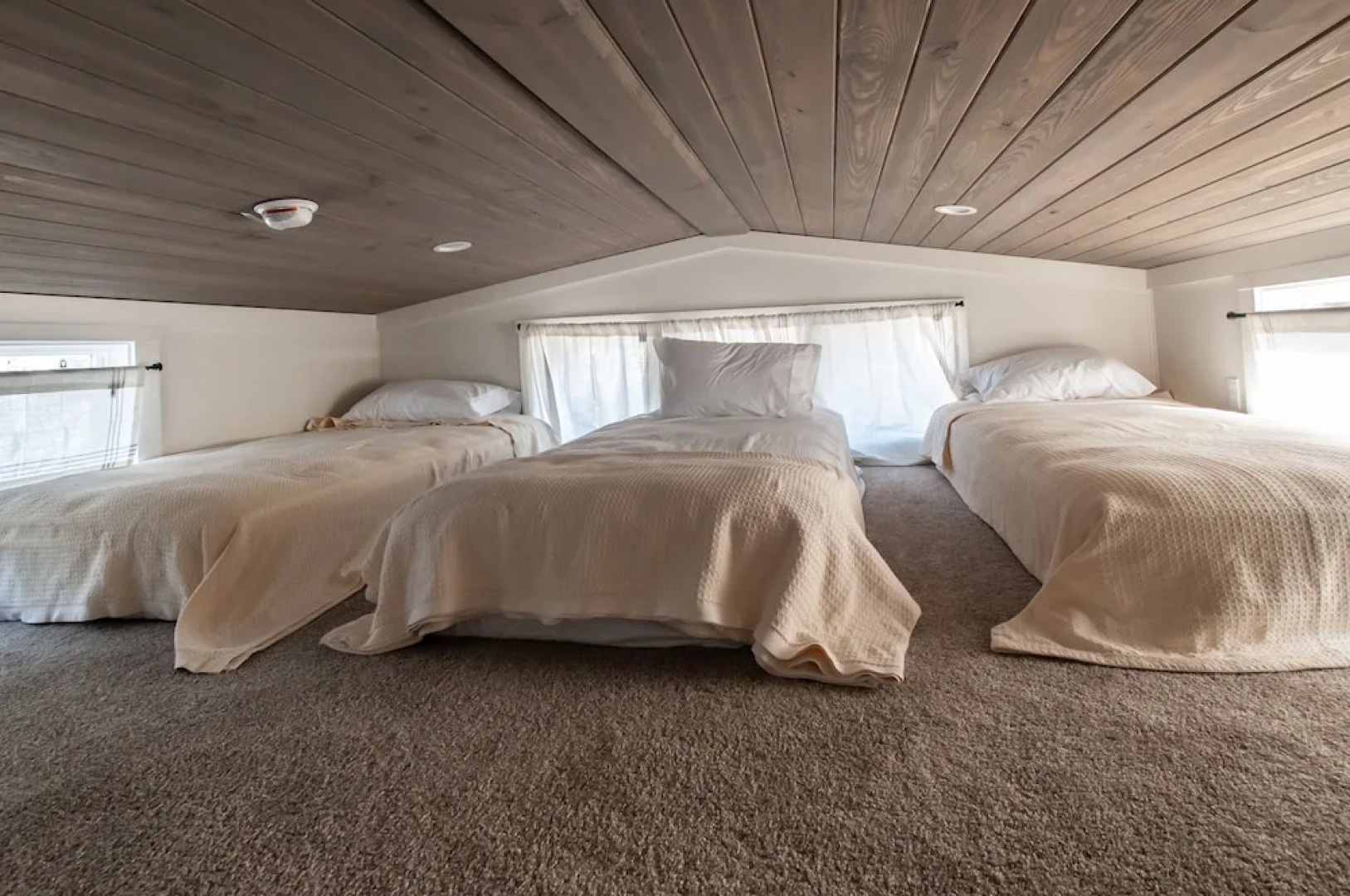 Sunset , River Rocks Landing With 3 Pools! 1 Bedroom Bungalow