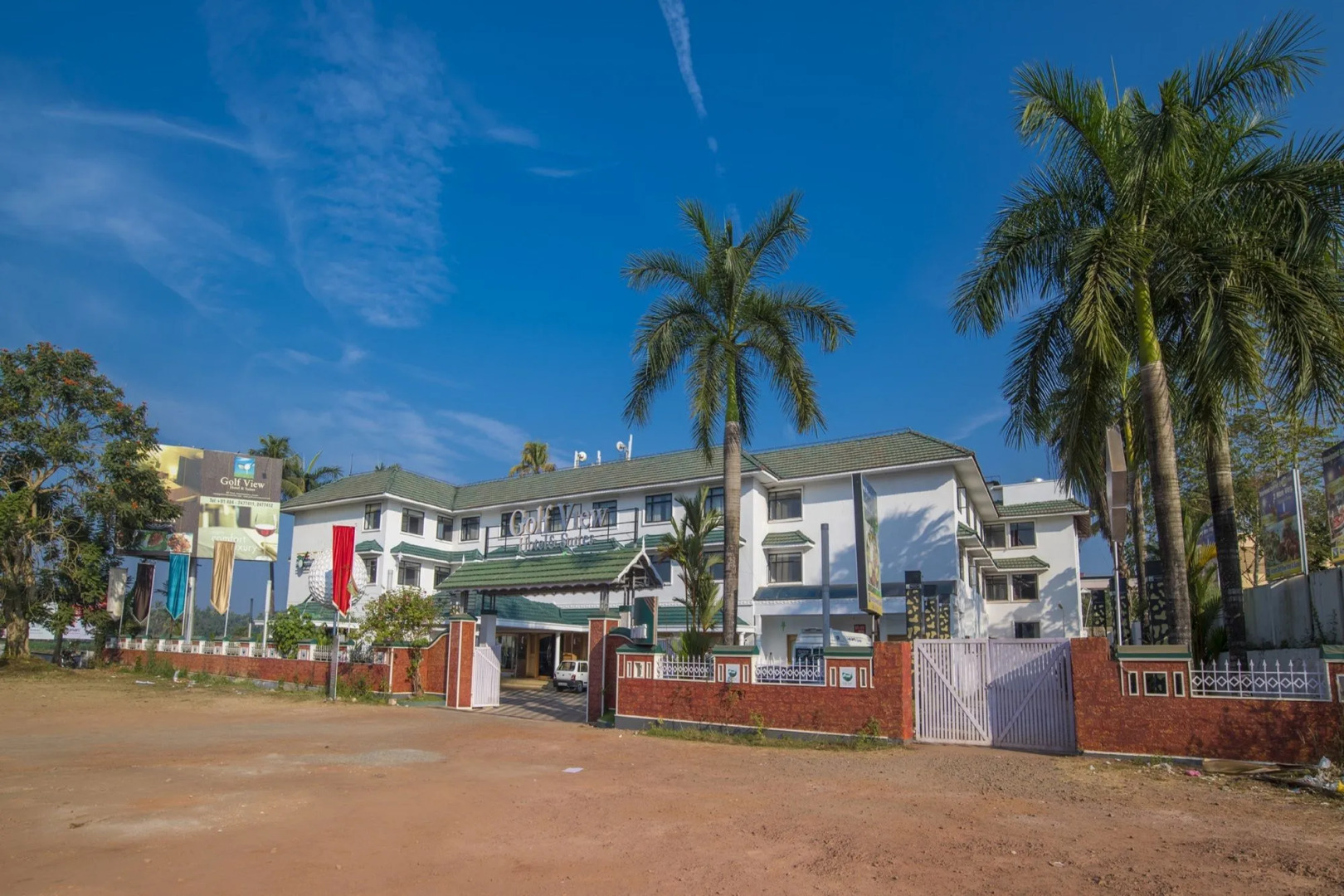 Golf View Hotel & Suites