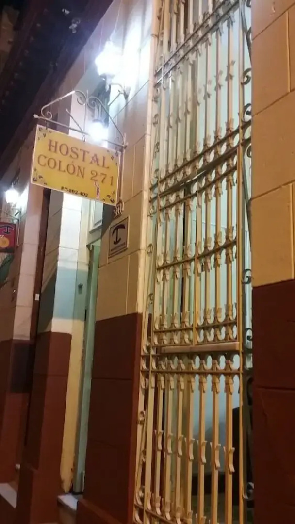 Hostal Colon 271