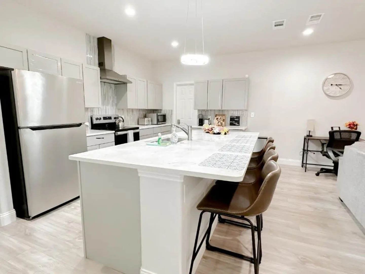 LakeDallasPoolHouse GREAT memories, near LAKE!