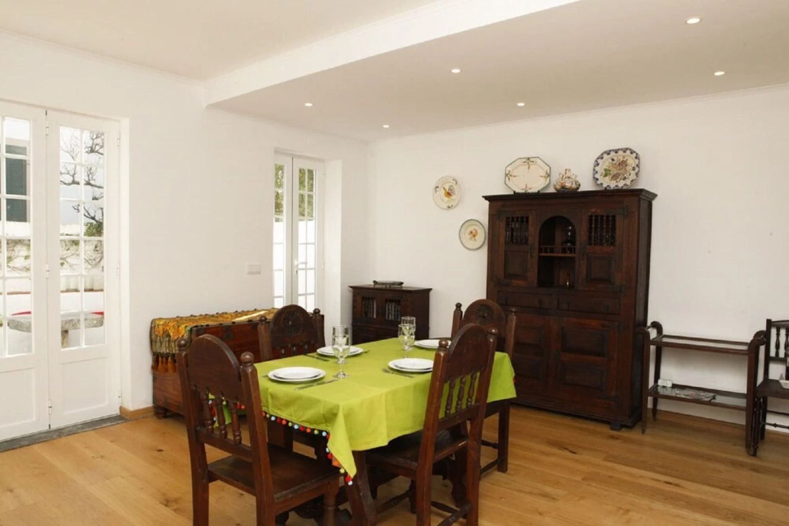 Cushy Apartment with garden in Estoril