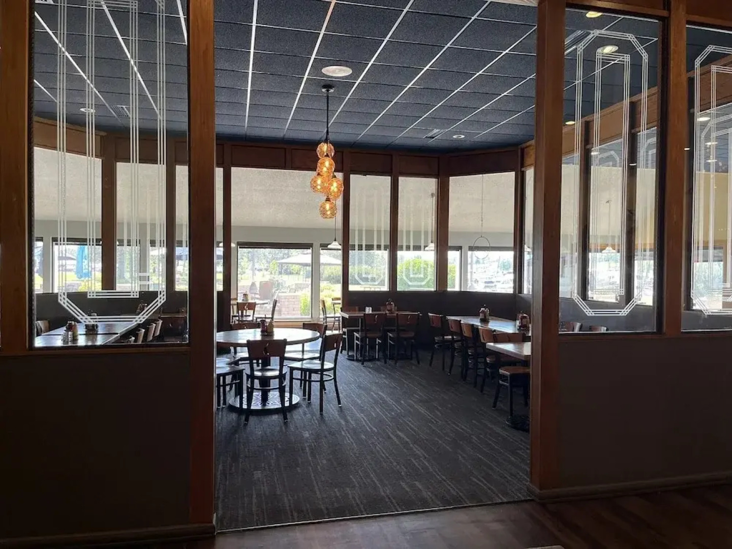 Barker's Island Inn Resort