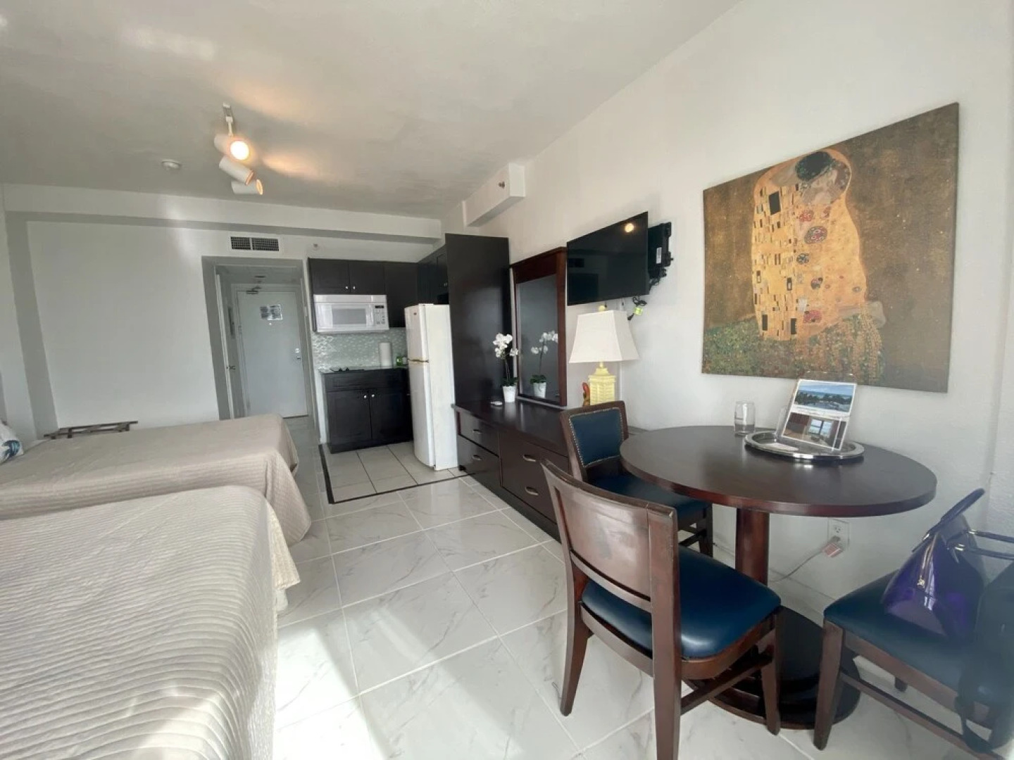 Casablanca by Suarez Condo Hotels