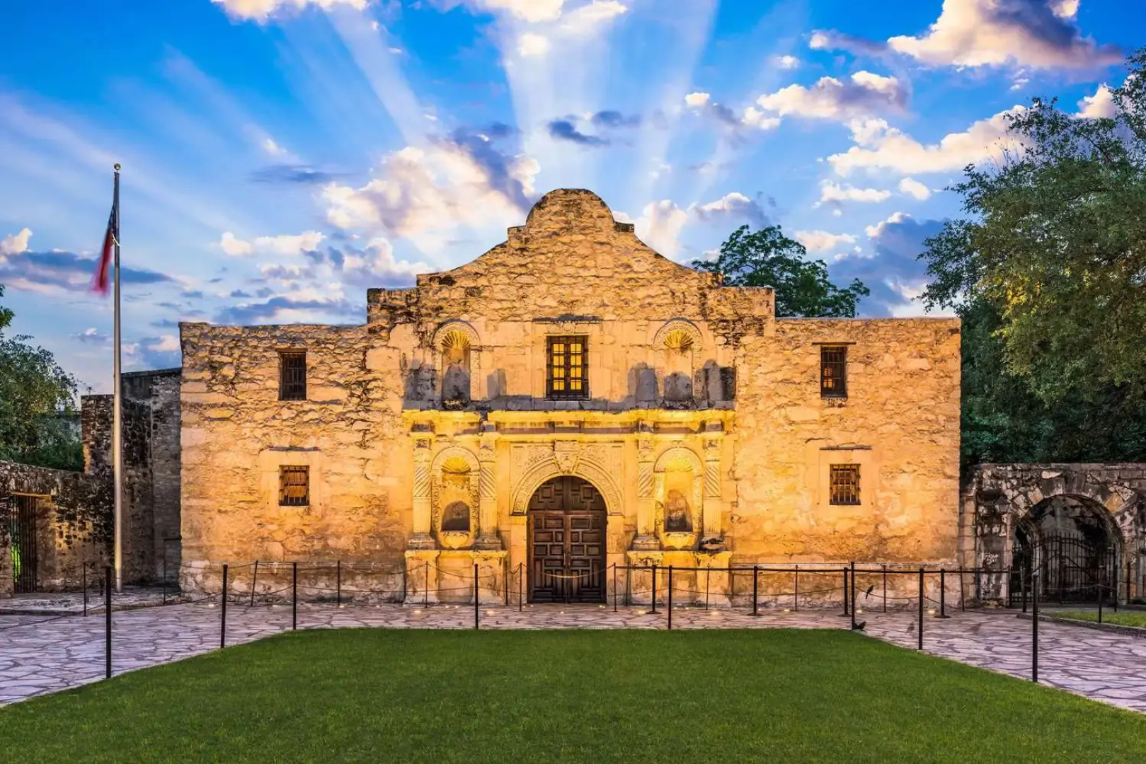 The Emily Morgan San Antonio - a DoubleTree by Hilton
