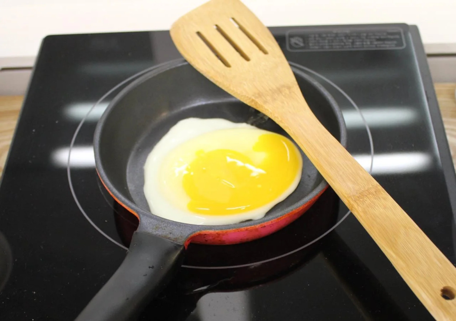 Egg House Namisum (Nami Island) Guest House