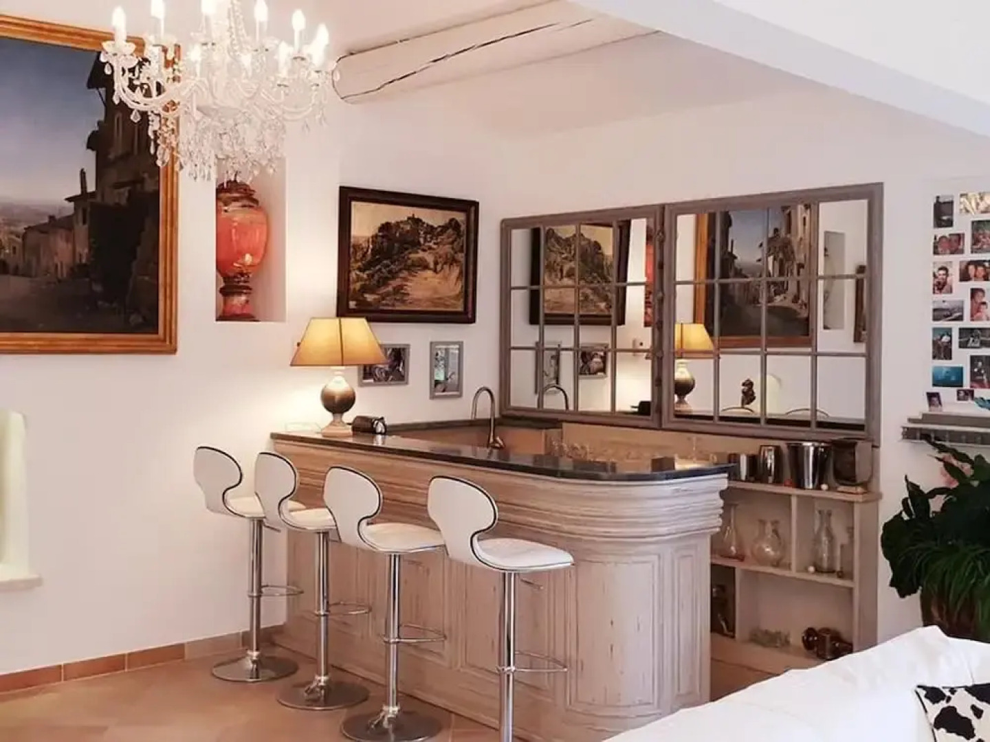 Villa in an Idyllic and Relaxing Setting Near Orange