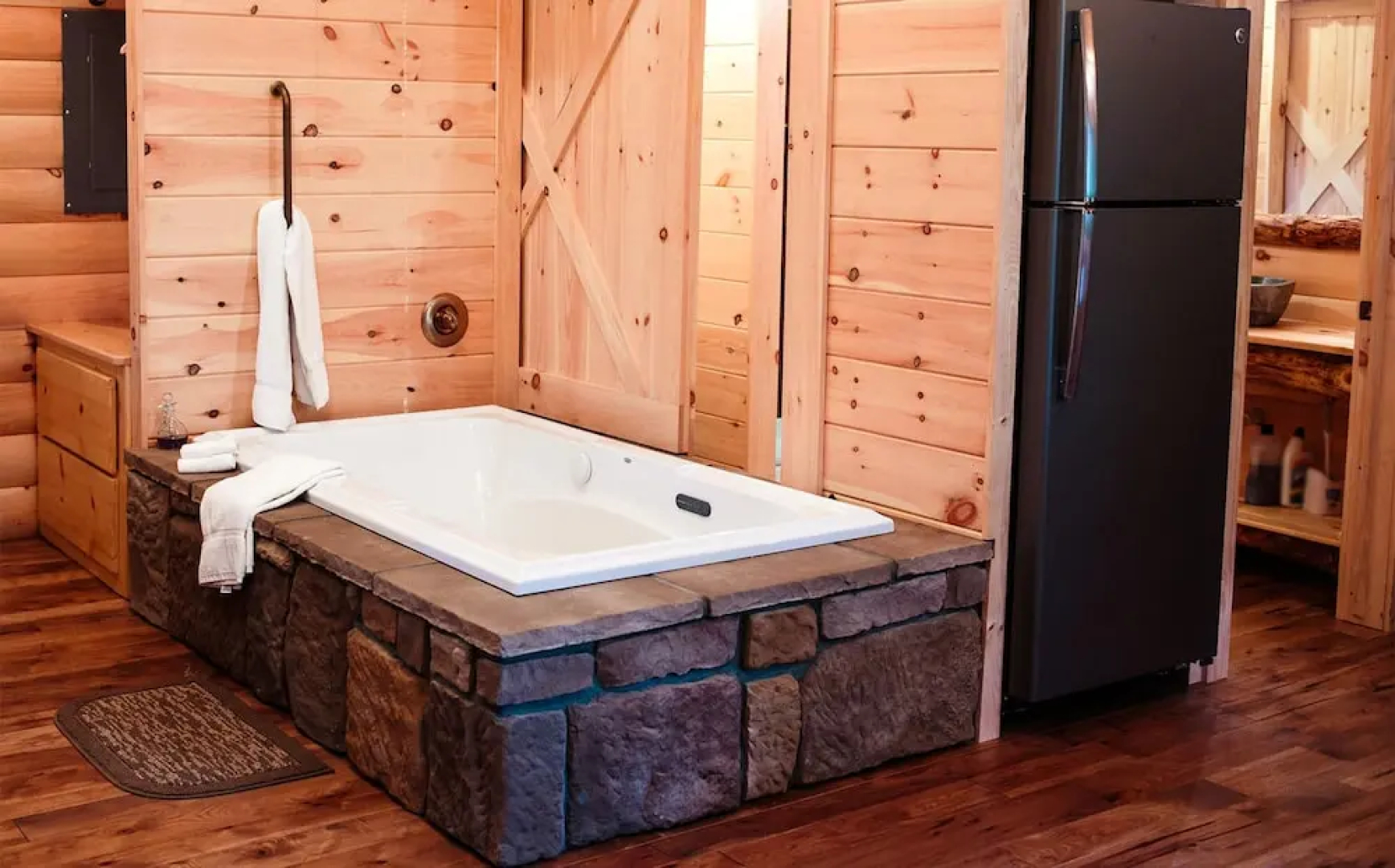Cricket Hill Treehouse Cabins