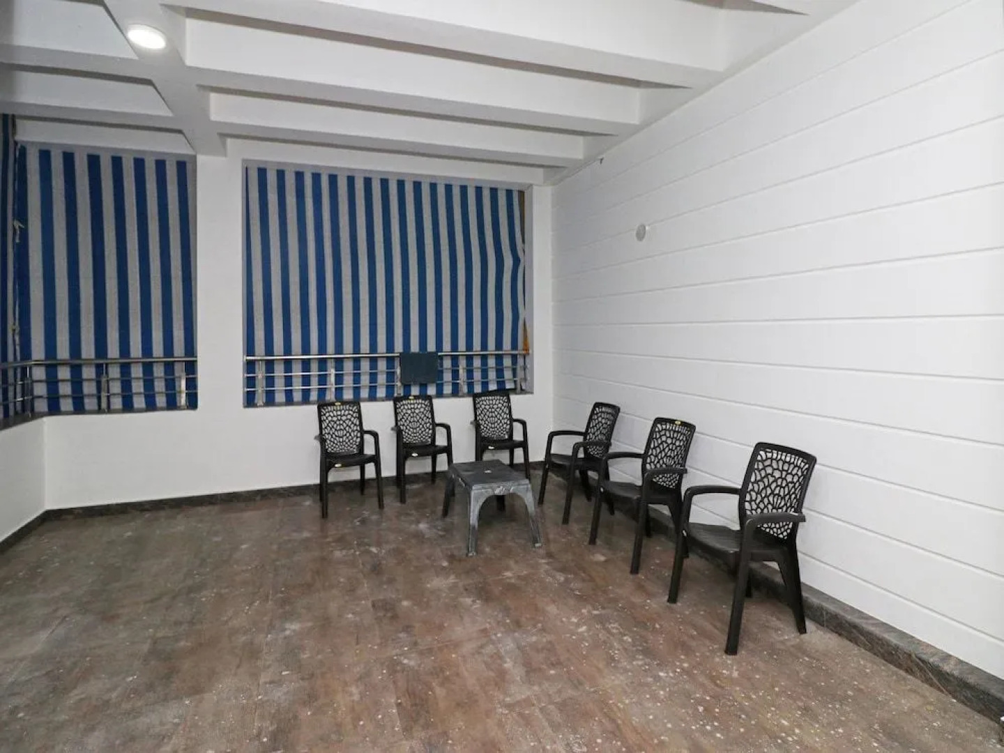 Oyo 23416 Maharaja Hotel