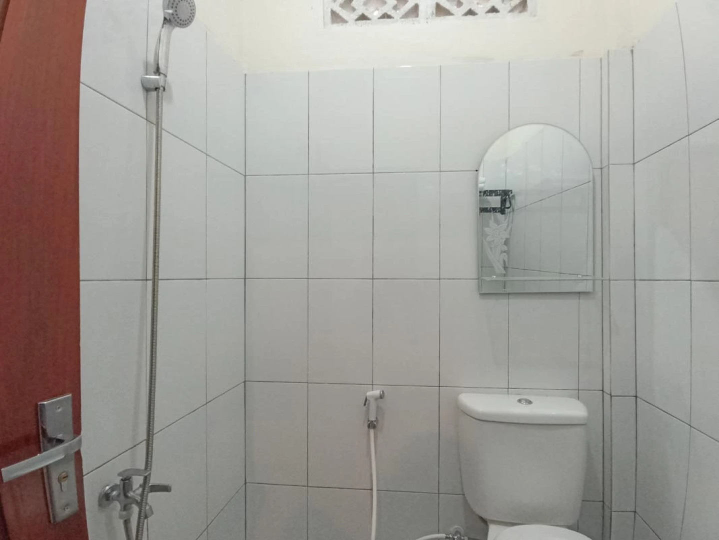 RedDoorz Syariah near Sentani City Square