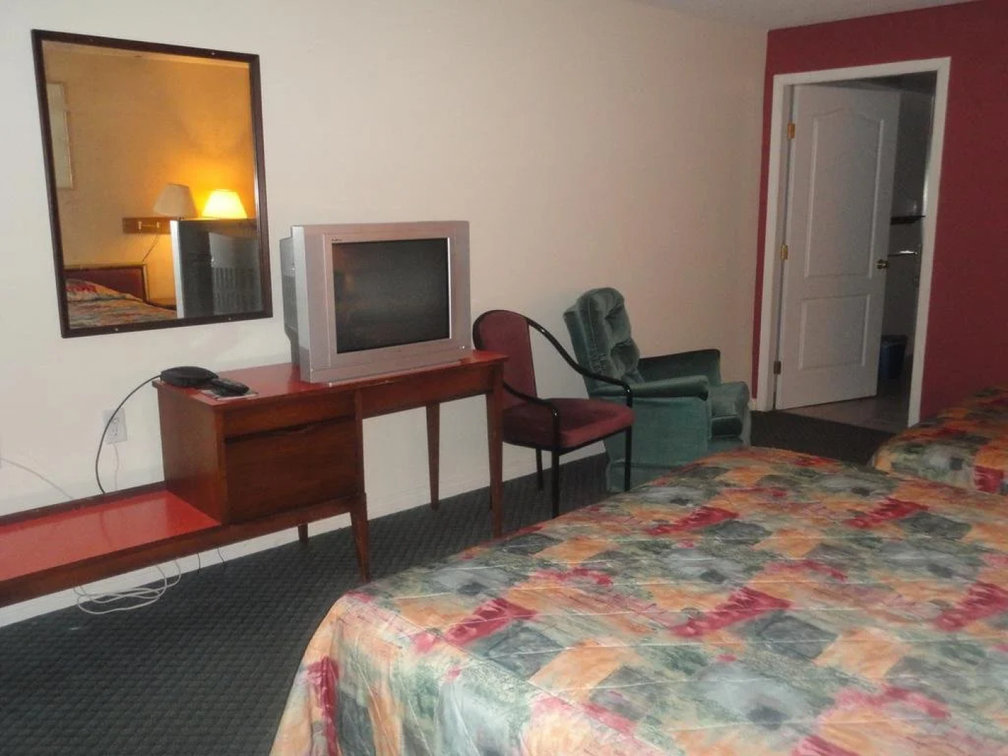 Airport Inn Lakeside