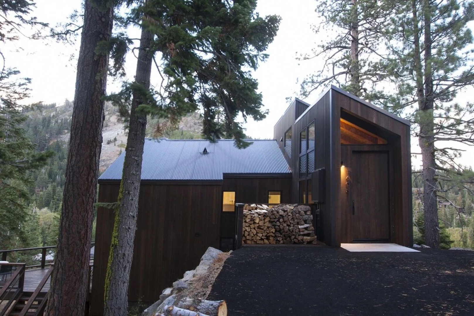 Trapper Mc Nutt Modern Mountain 4 Bedroom Home by RedAwning