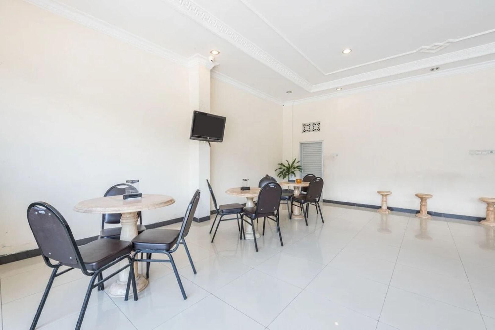 Airy Siranindi Sis Al Jufri 17 Palu